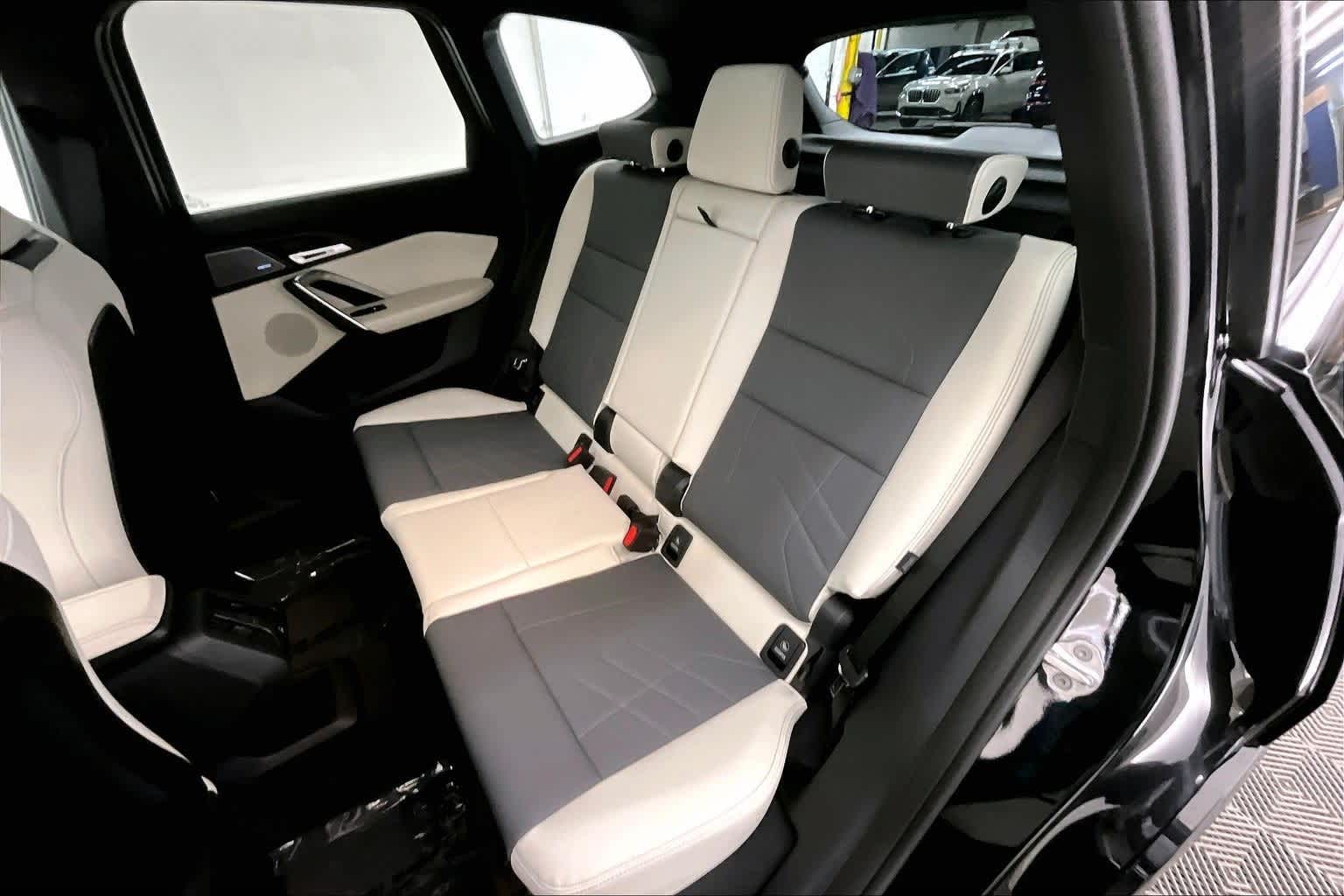 Thumbnail: 2026 BMW X1 - 13