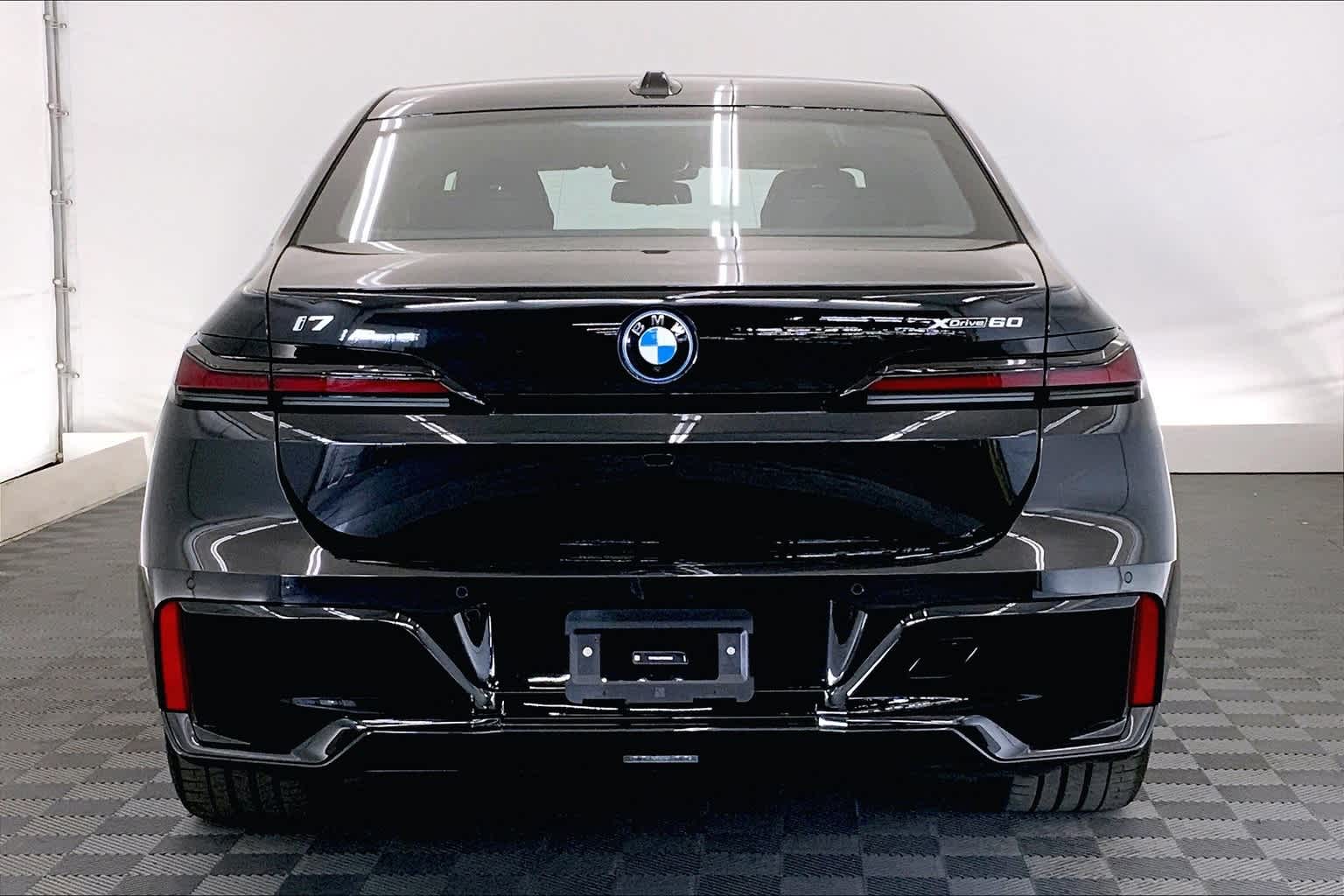Thumbnail: 2023 BMW i7 - 5
