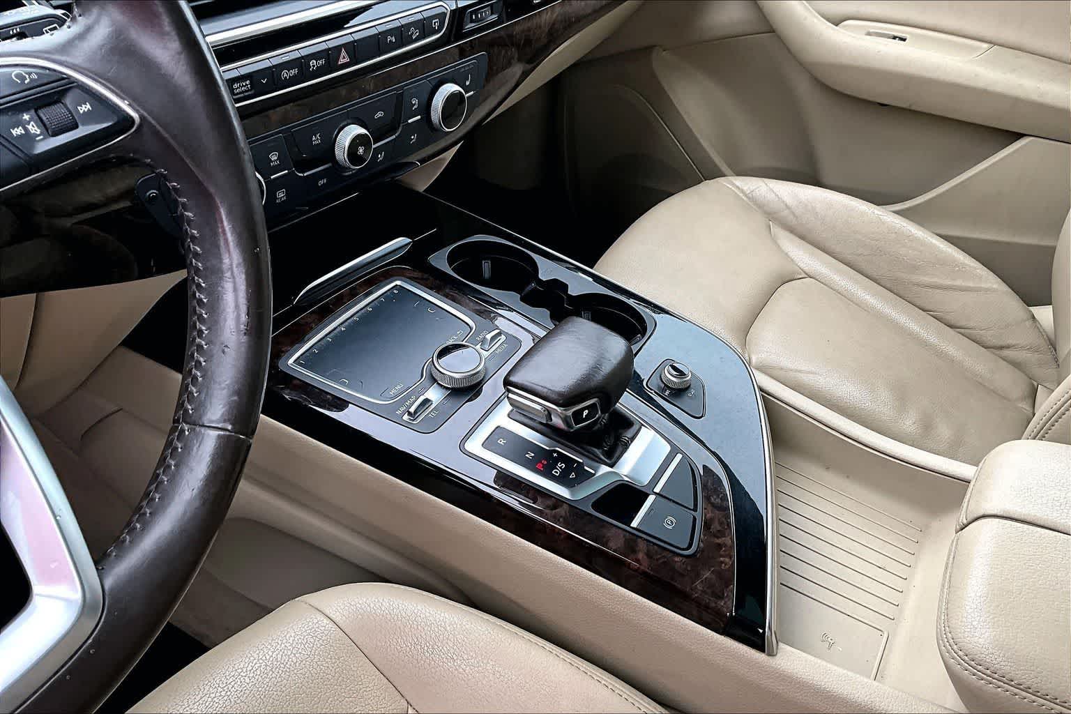 Thumbnail: 2017 Audi Q7 - 17