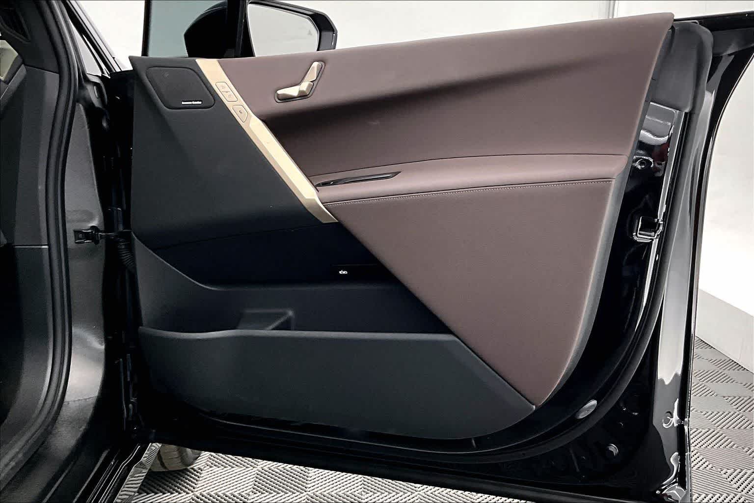 Thumbnail: 2025 BMW iX - 27