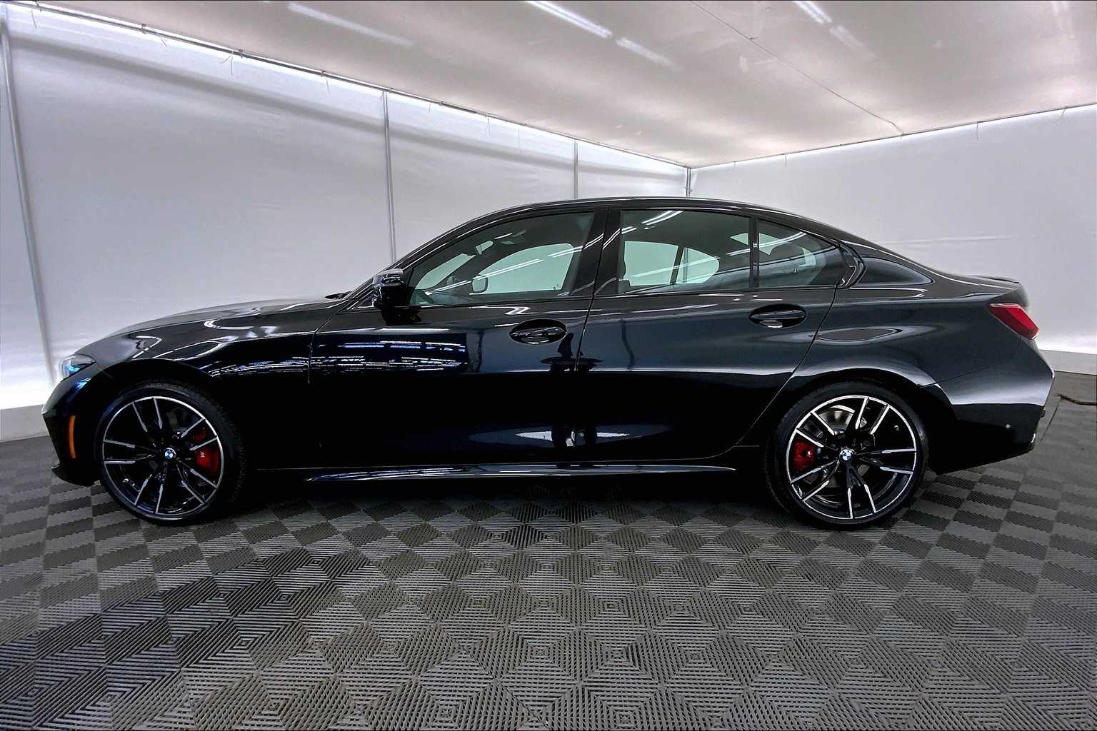 Thumbnail: 2023 BMW 3 Series - 3