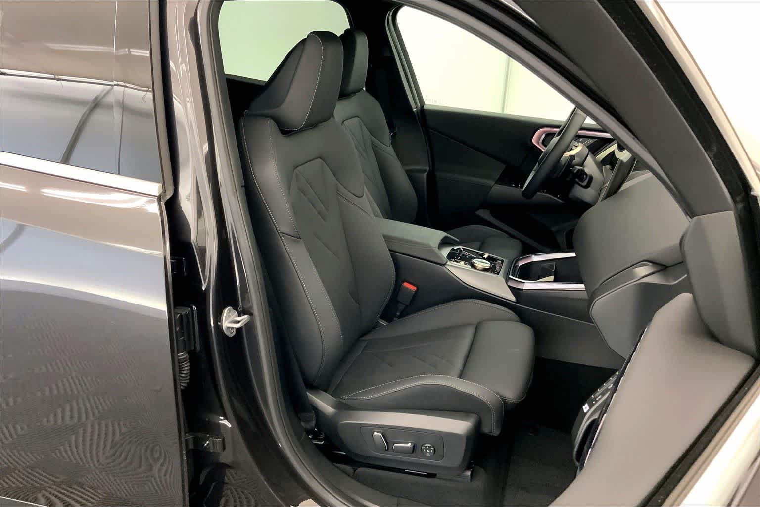 Thumbnail: 2025 BMW X3 - 13