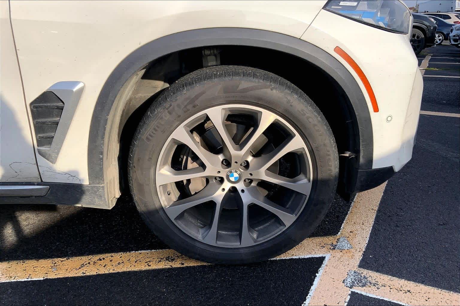 Thumbnail: 2024 BMW X5 - 14