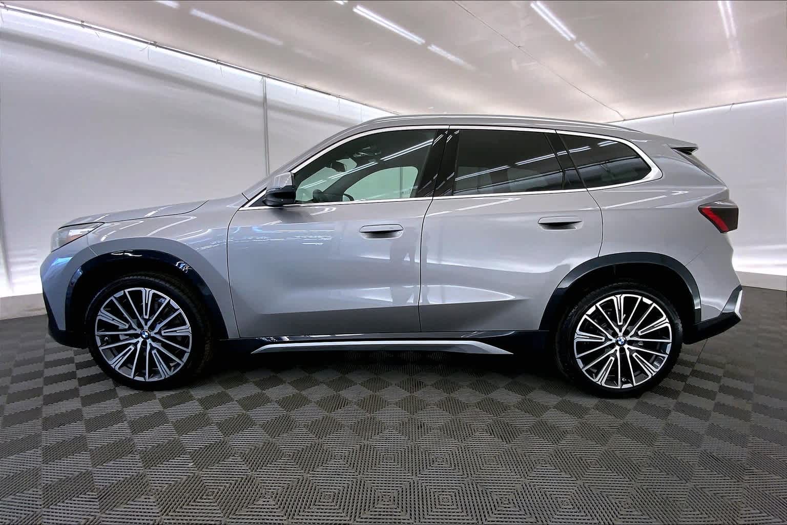 2025 BMW X1 xDrive28i 3
