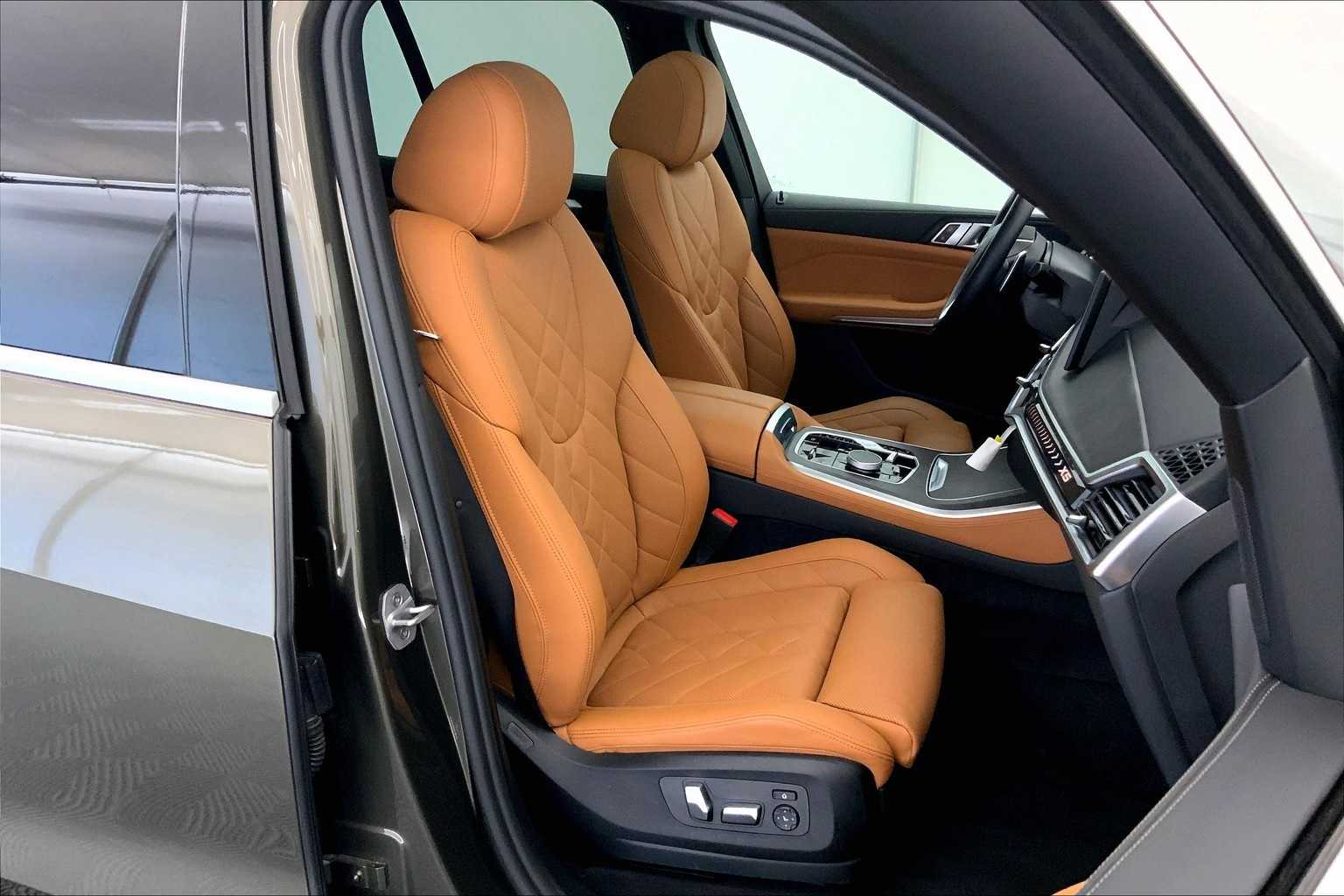 Thumbnail: 2024 BMW X5 - 13