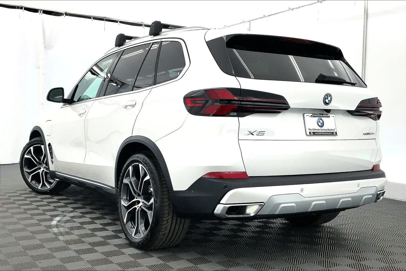 Thumbnail: 2026 BMW X5 - 4