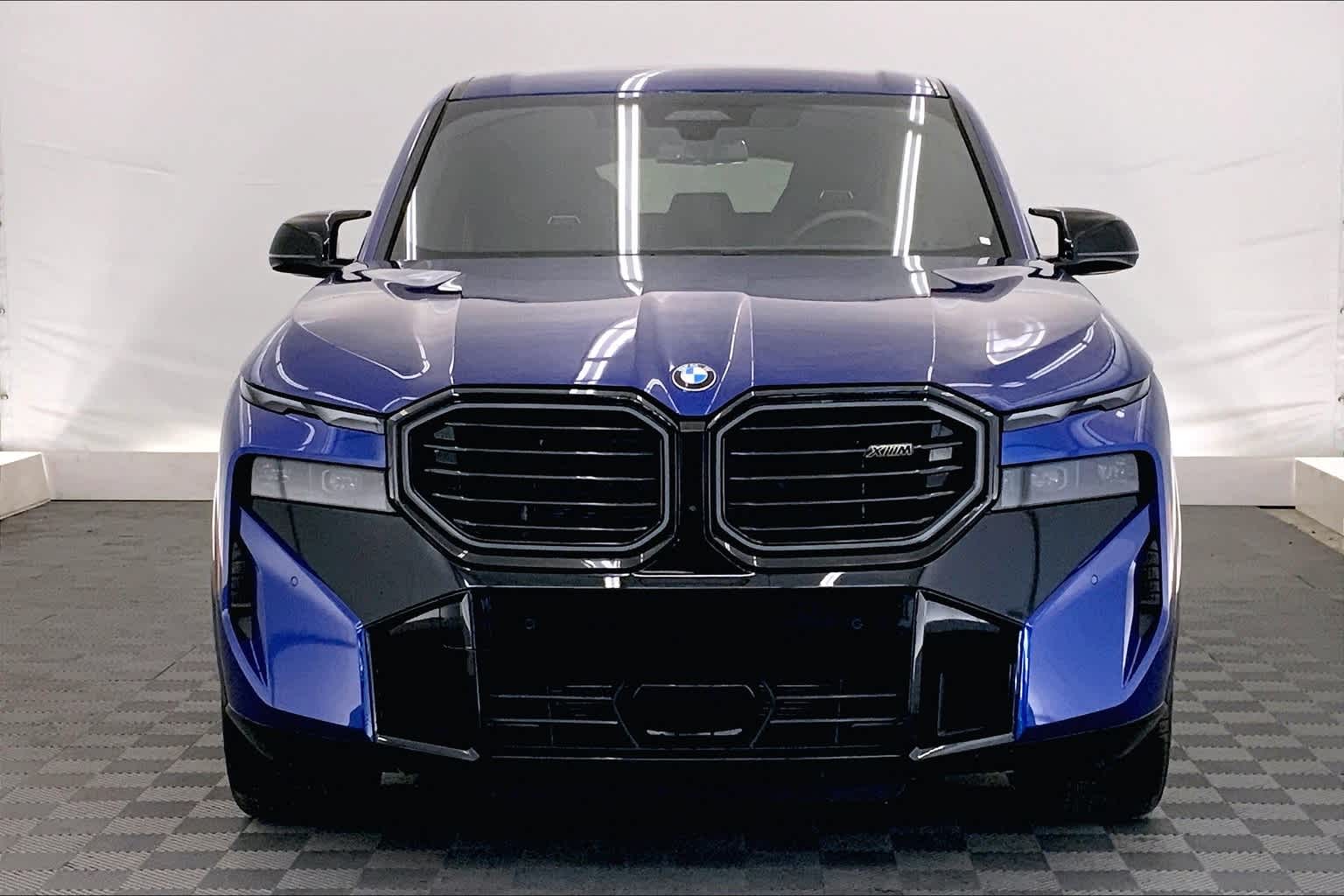 Thumbnail: 2023 BMW XM - 6