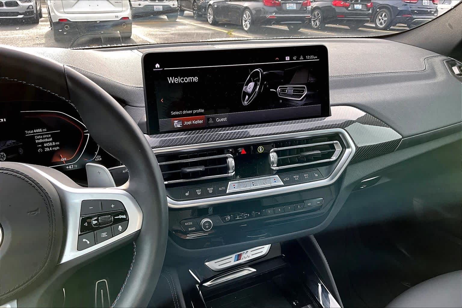 Thumbnail: 2025 BMW X4 - 16