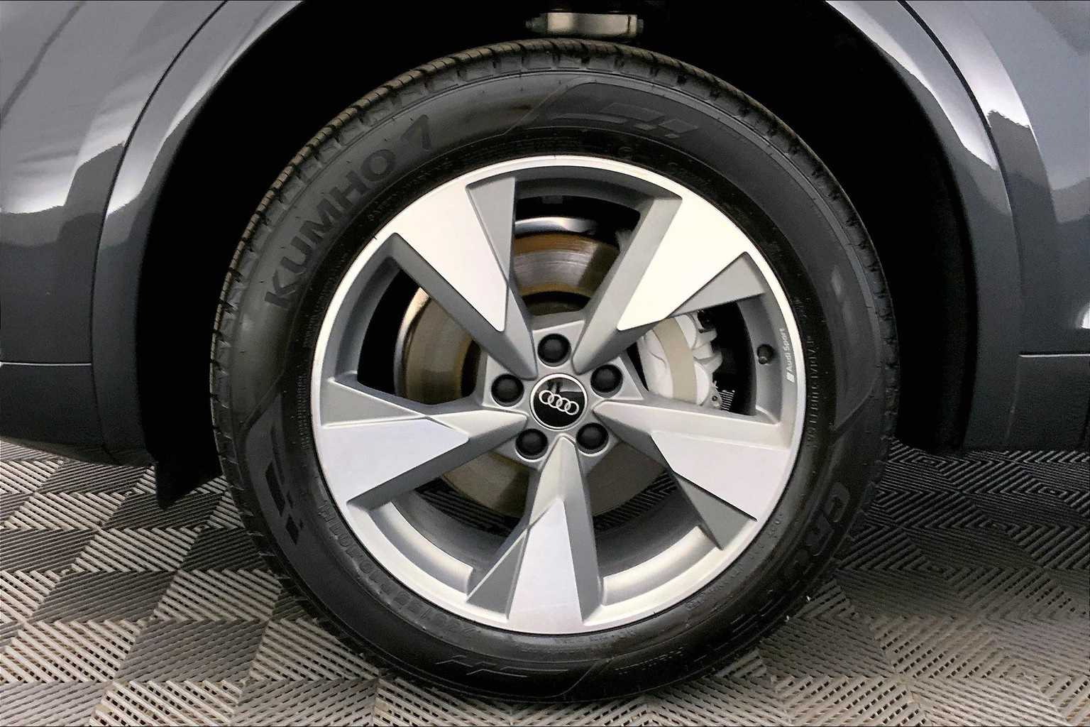 Thumbnail: 2024 Audi Q5 - 8