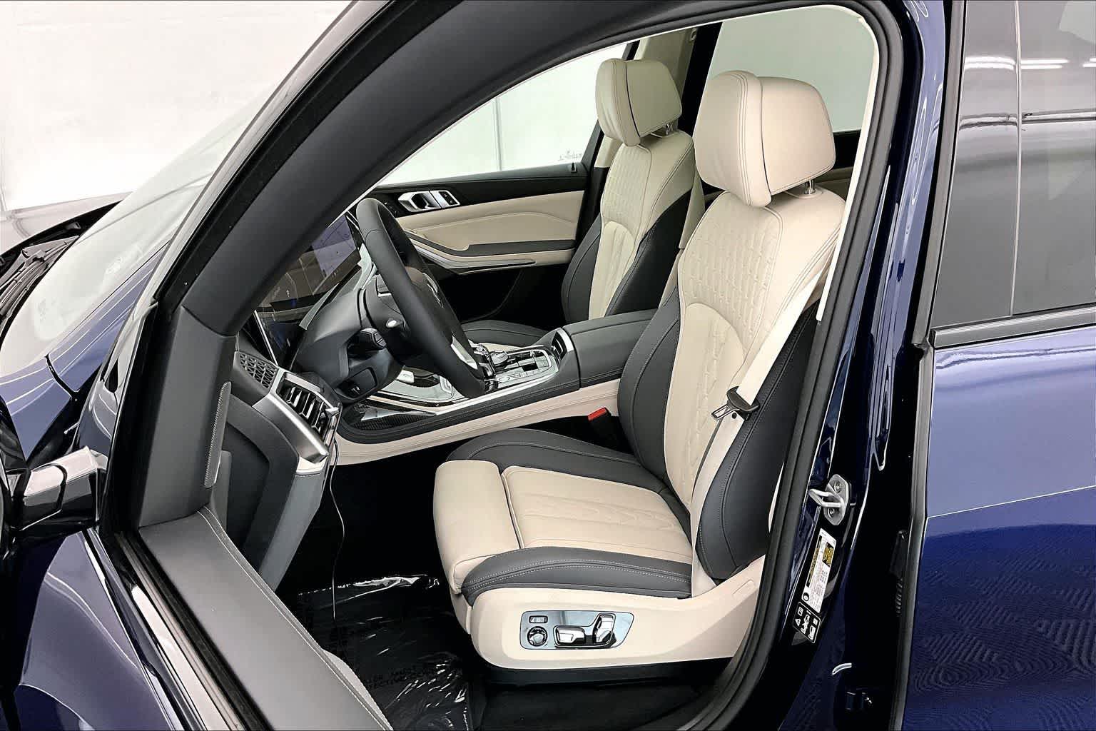 Thumbnail: 2026 BMW X7 - 11
