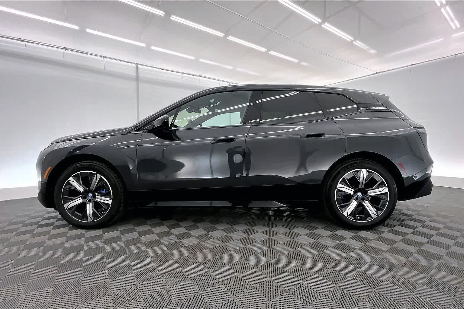Thumbnail: 2025 BMW iX - 3