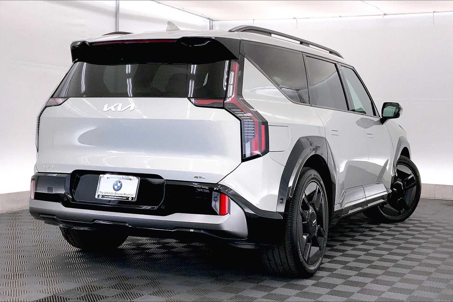 Thumbnail: 2024 Kia EV9 - 22