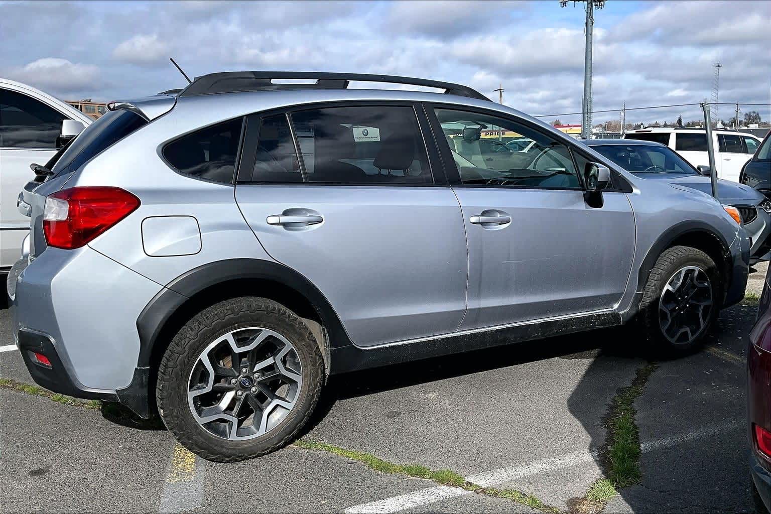 Thumbnail: 2016 Subaru Crosstrek - 9