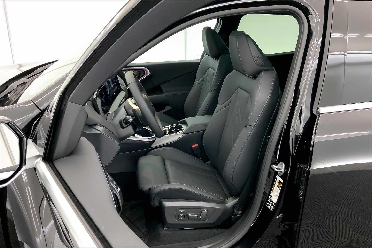 Thumbnail: 2025 BMW X3 - 11