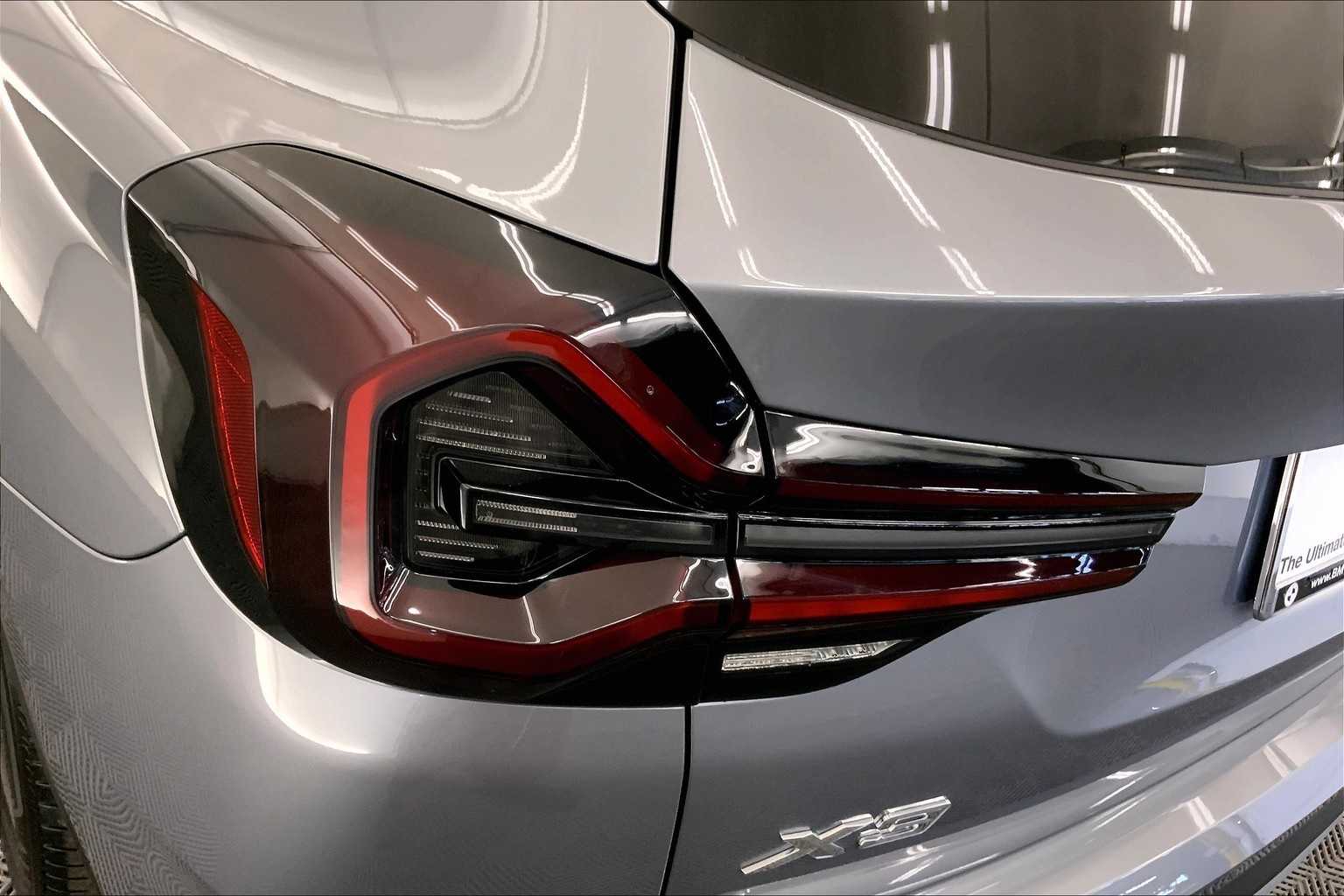 Thumbnail: 2024 BMW X3 - 32