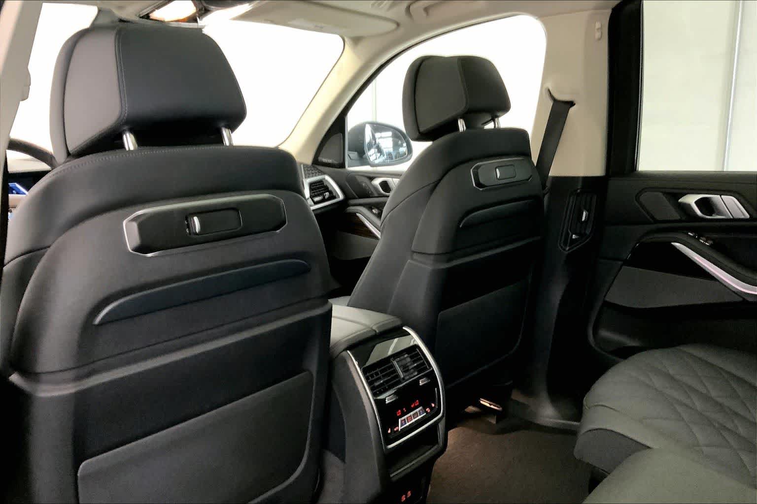 Thumbnail: 2024 BMW X7 - 12