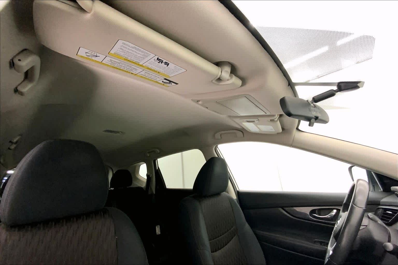 Thumbnail: 2017 Nissan Rogue - 30