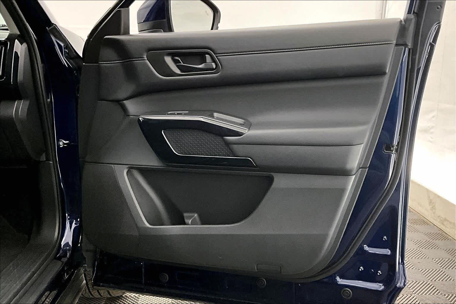 Thumbnail: 2025 Nissan Pathfinder - 28