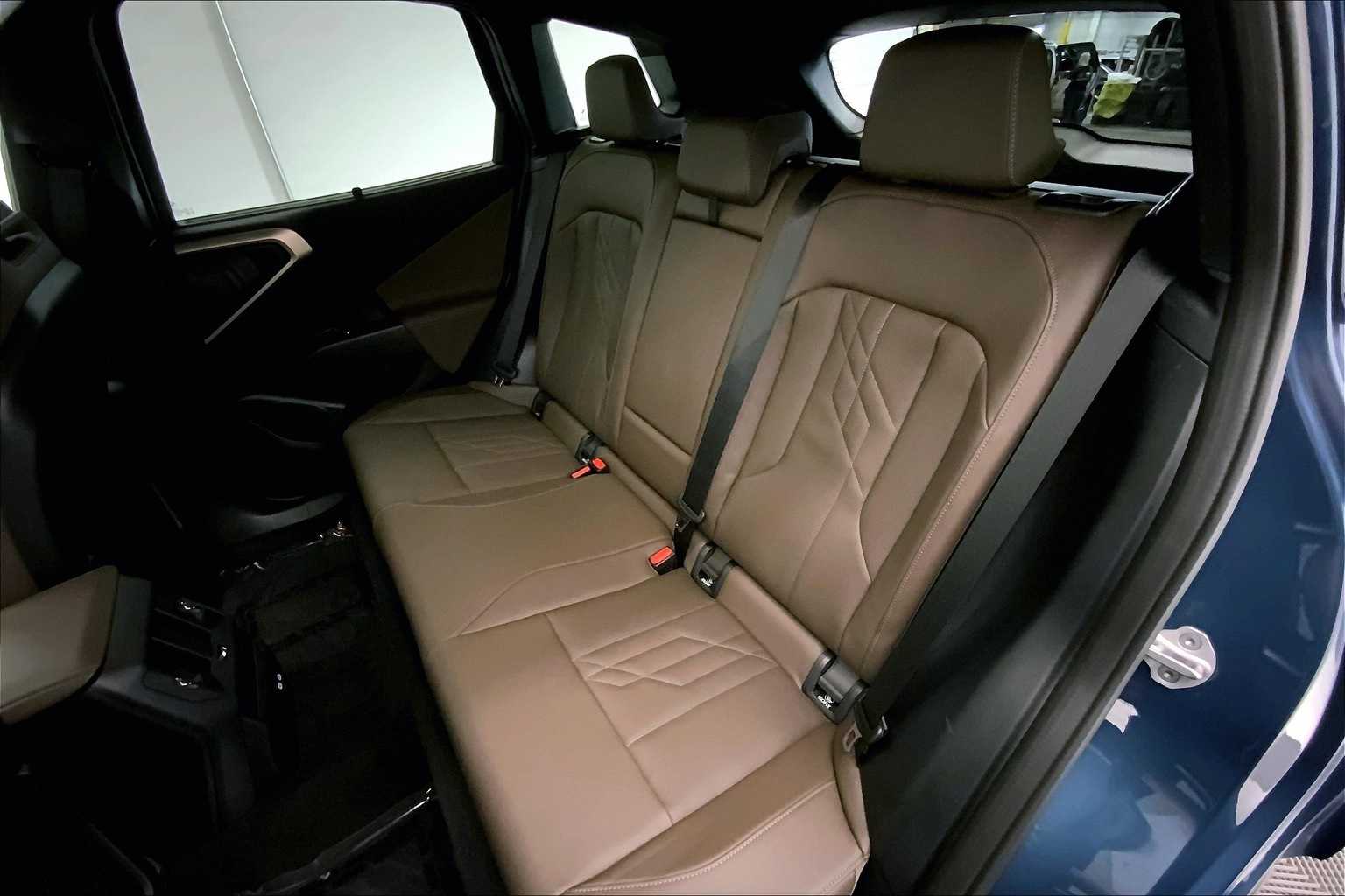 Thumbnail: 2025 BMW X3 - 13