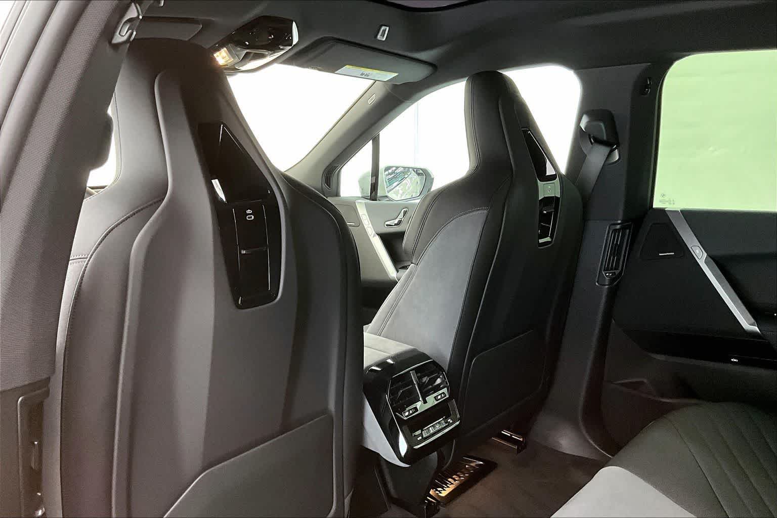 Thumbnail: 2026 BMW iX - 11