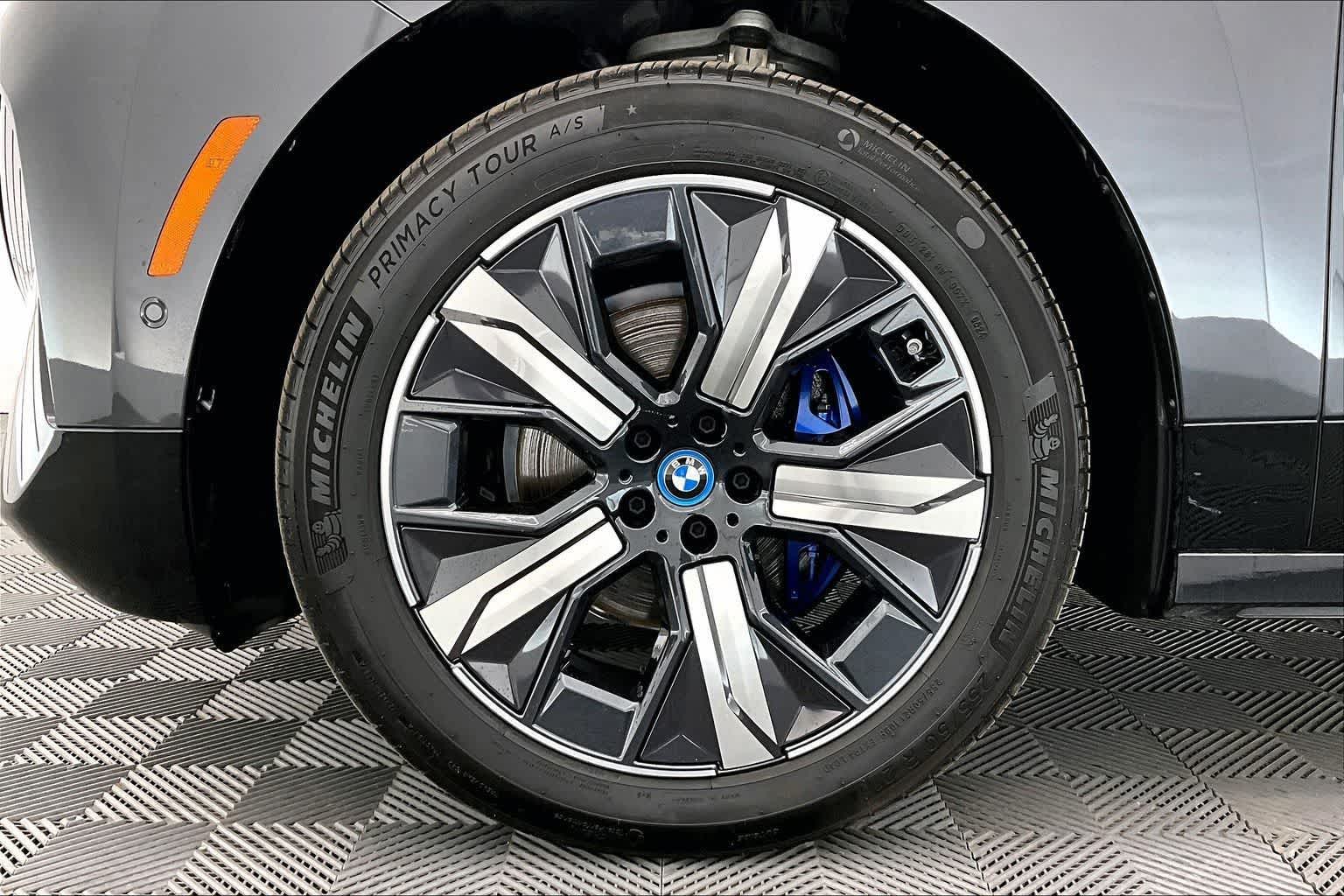Thumbnail: 2025 BMW iX - 8