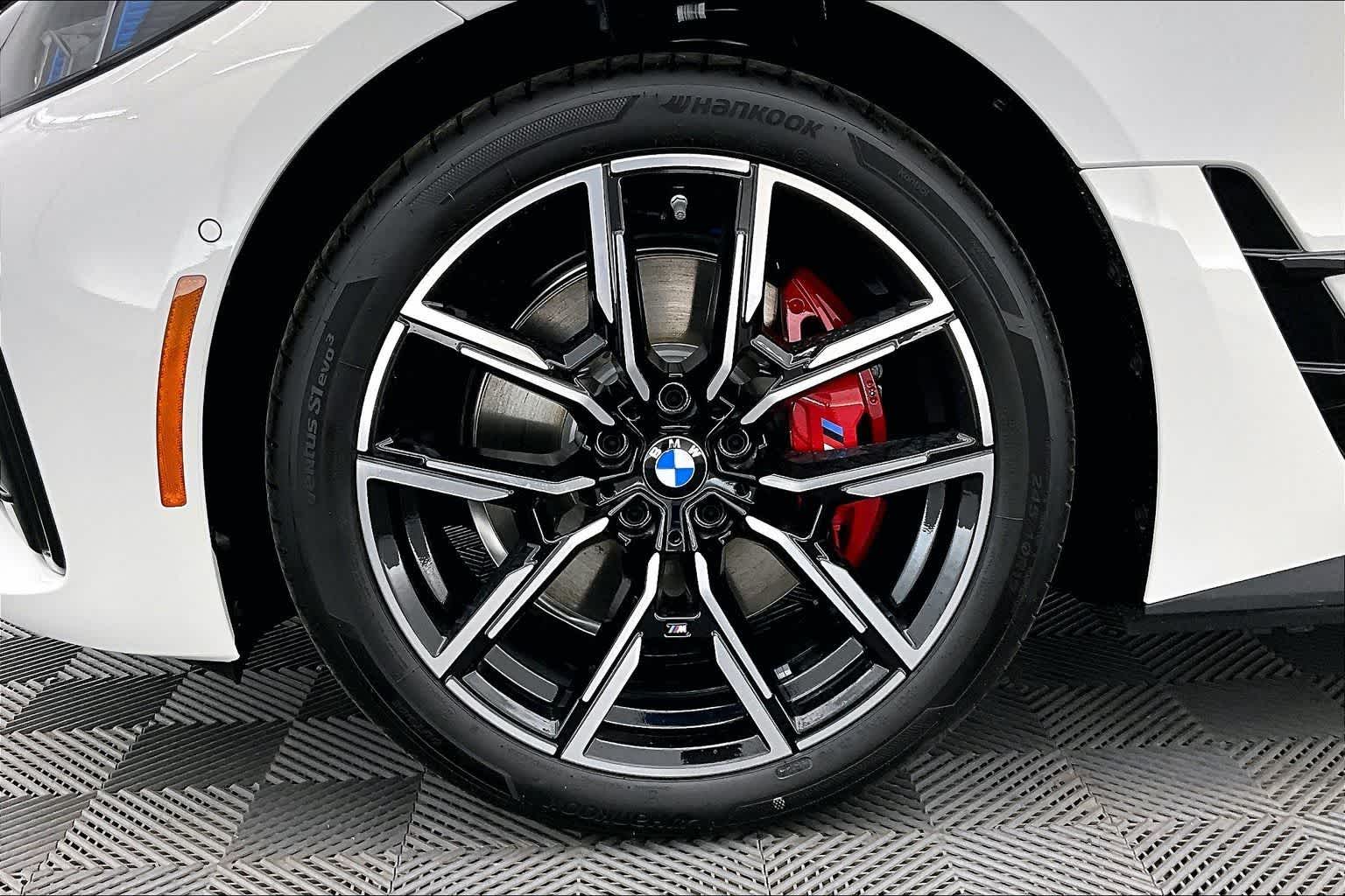 Thumbnail: 2026 BMW i4 - 8