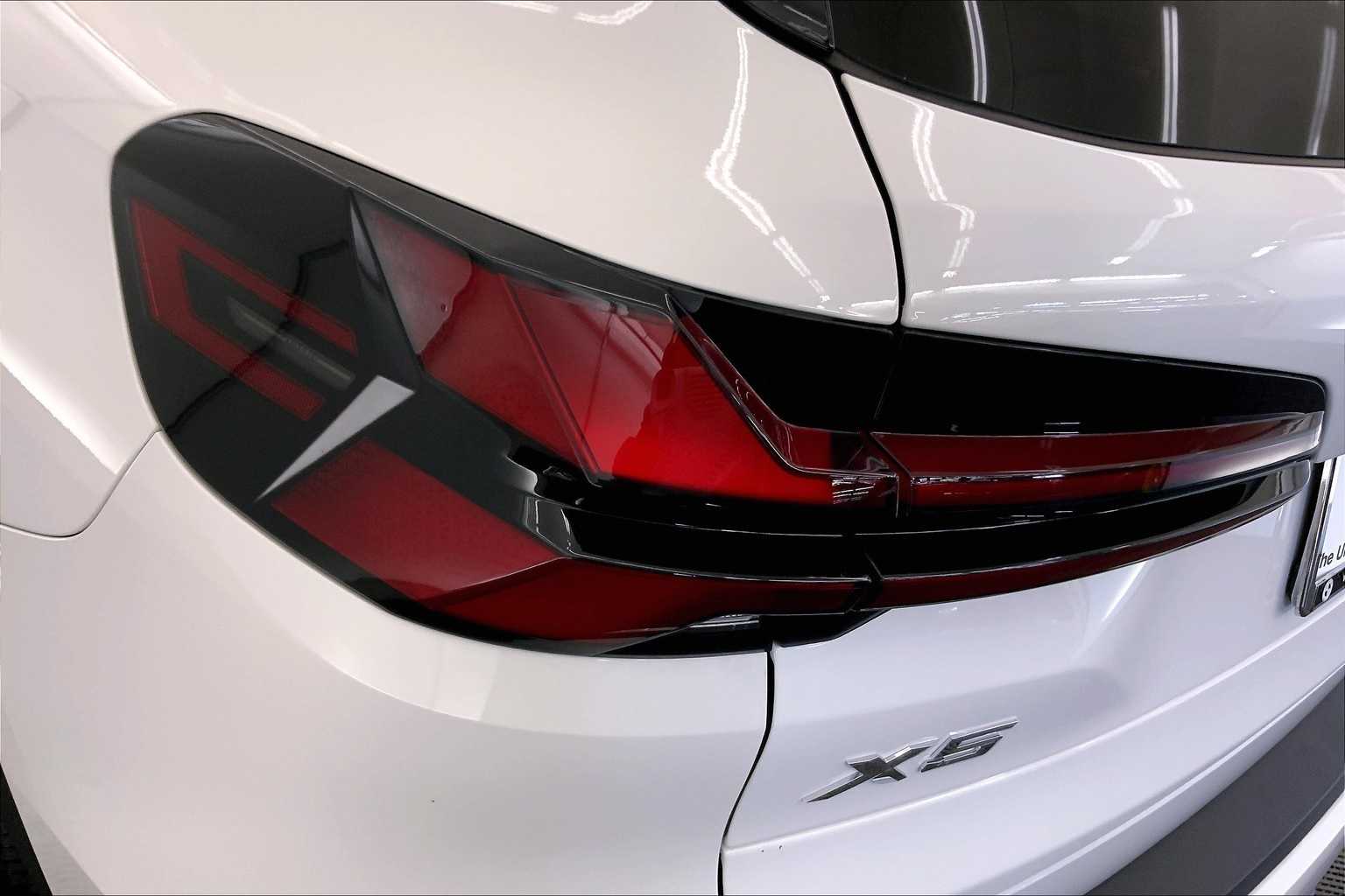 Thumbnail: 2025 BMW X5 - 32