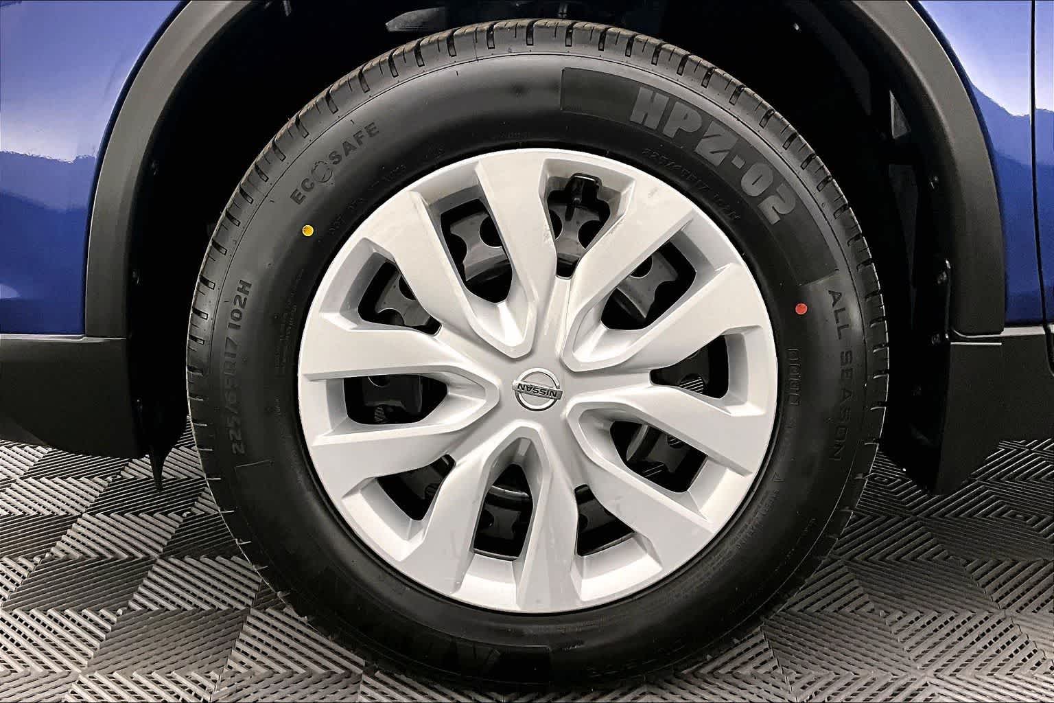 Thumbnail: 2020 Nissan Rogue - 9