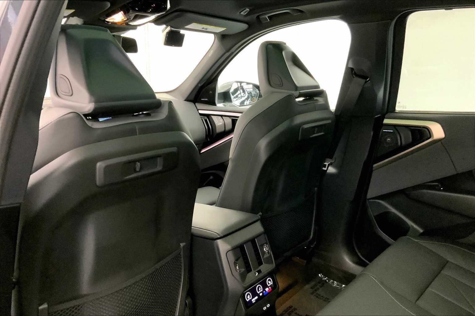 Thumbnail: 2025 BMW X3 - 12