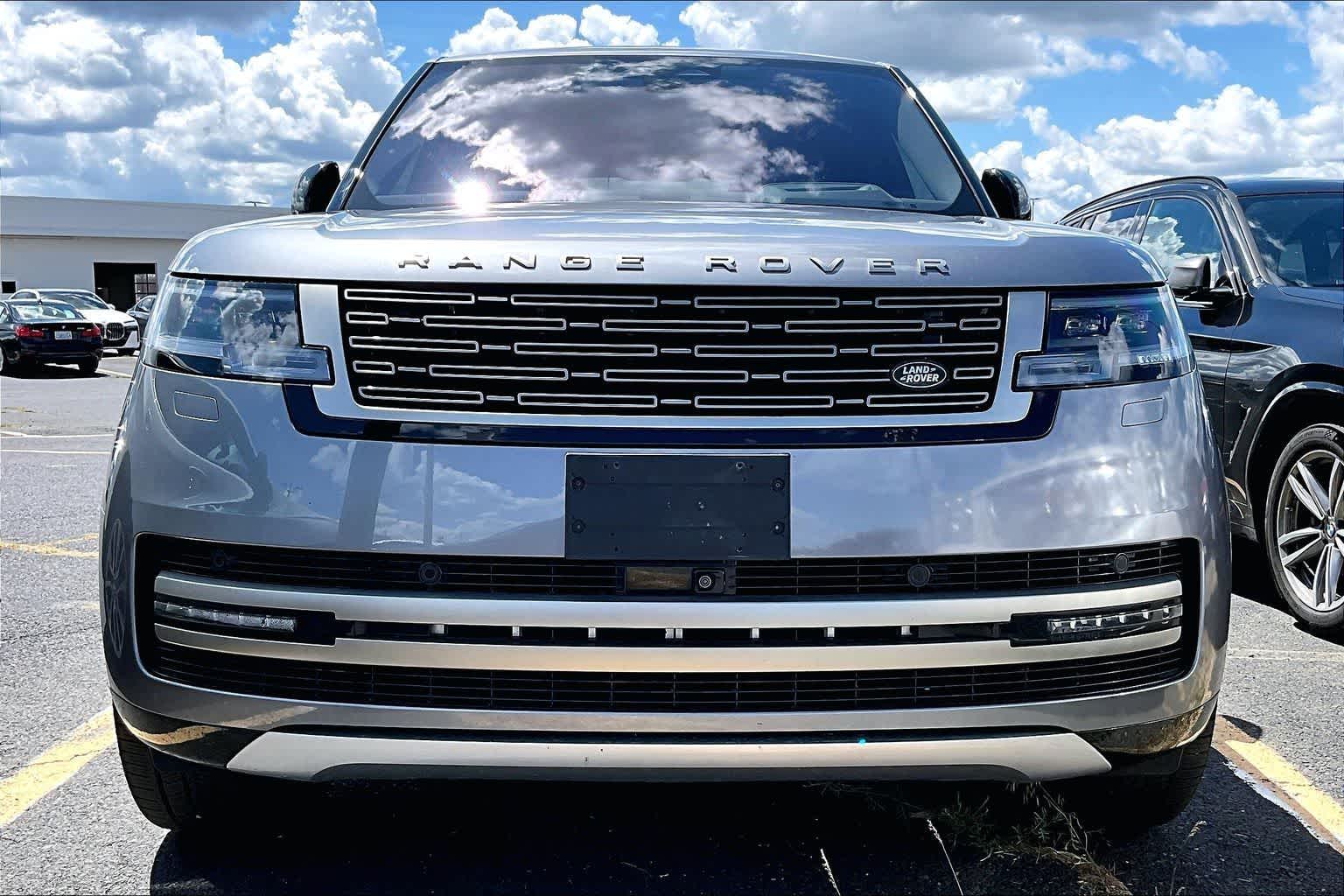 Thumbnail: 2023 Land Rover Range Rover - 6