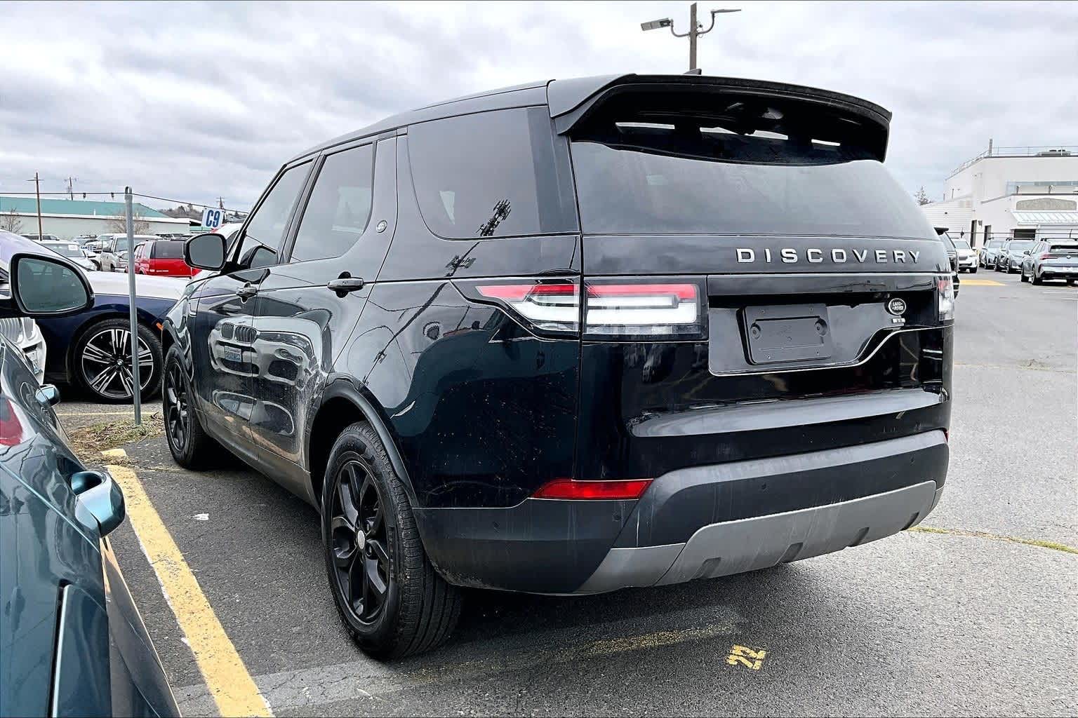 Thumbnail: 2019 Land Rover Discovery - 4
