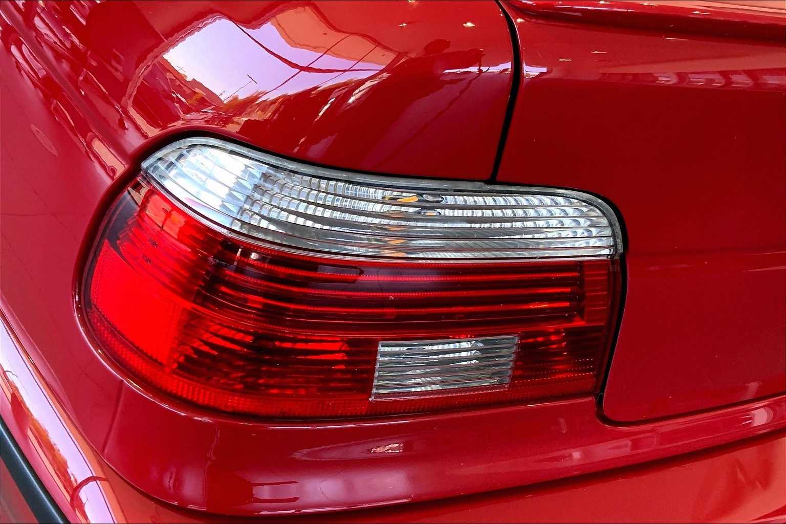 Thumbnail: 2001 BMW M5 - 32
