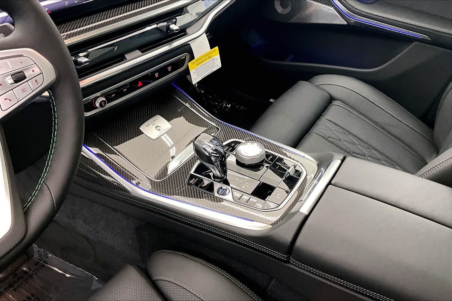 Thumbnail: 2026 BMW X7 - 15