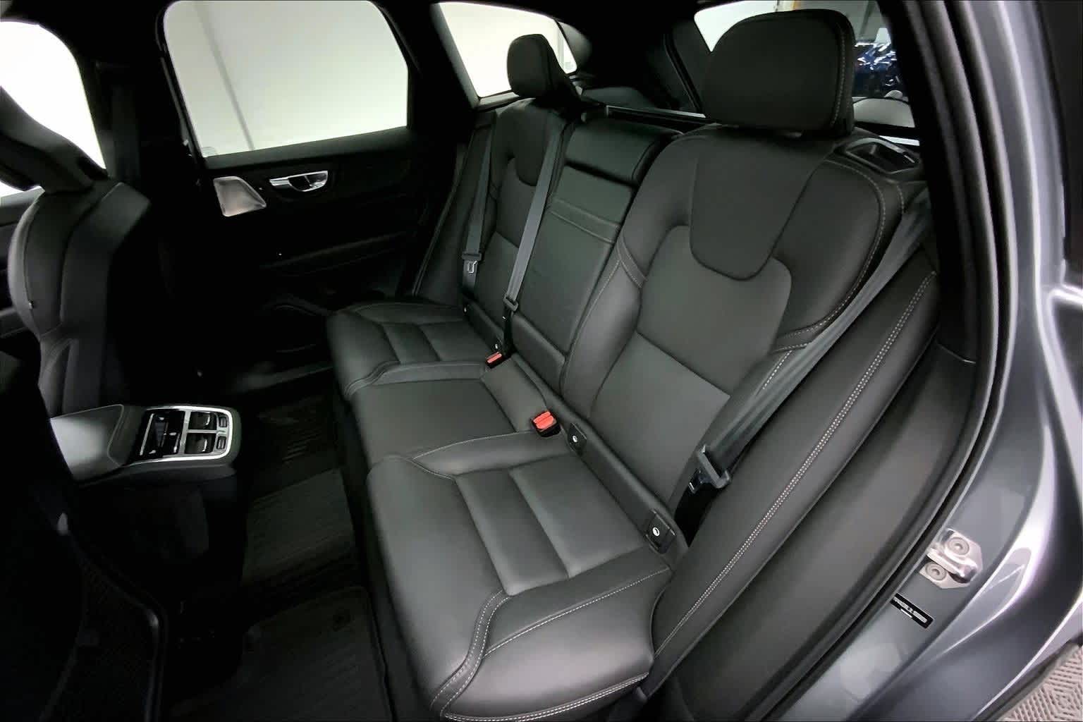 Thumbnail: 2020 Volvo XC60 - 29