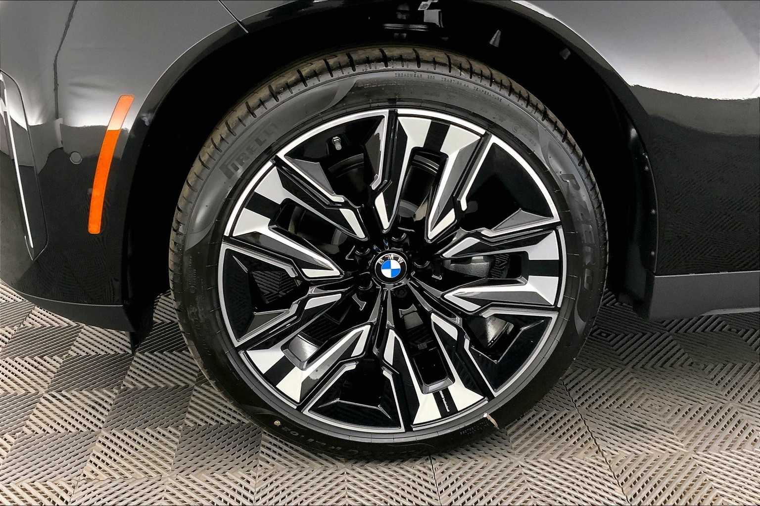 Thumbnail: 2025 BMW X3 - 8