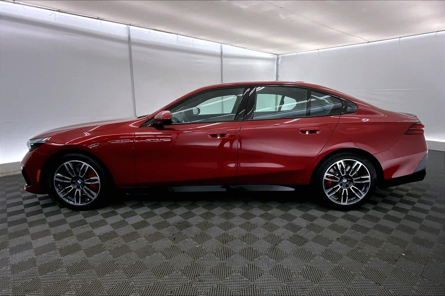Thumbnail: 2024 BMW 5 Series - 3