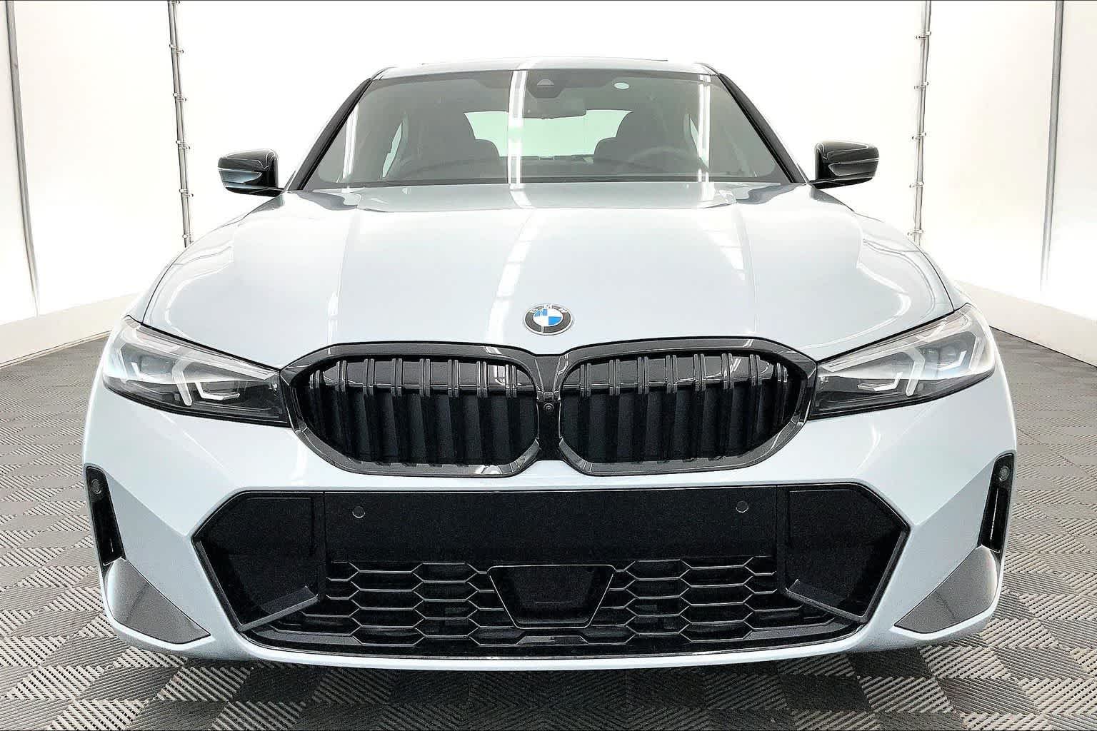 Thumbnail: 2026 BMW 3 Series - 6