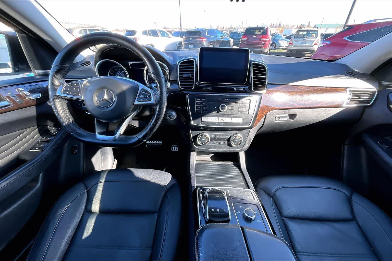 Thumbnail: 2016 Mercedes-Benz GLE - 10