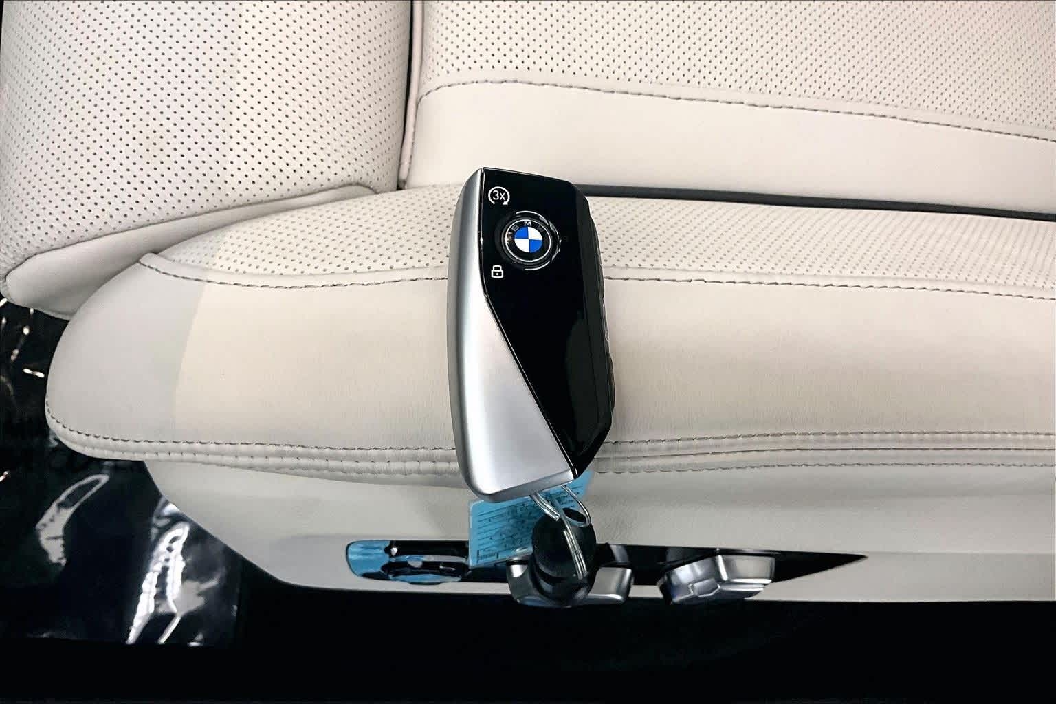 Thumbnail: 2026 BMW X7 - 20