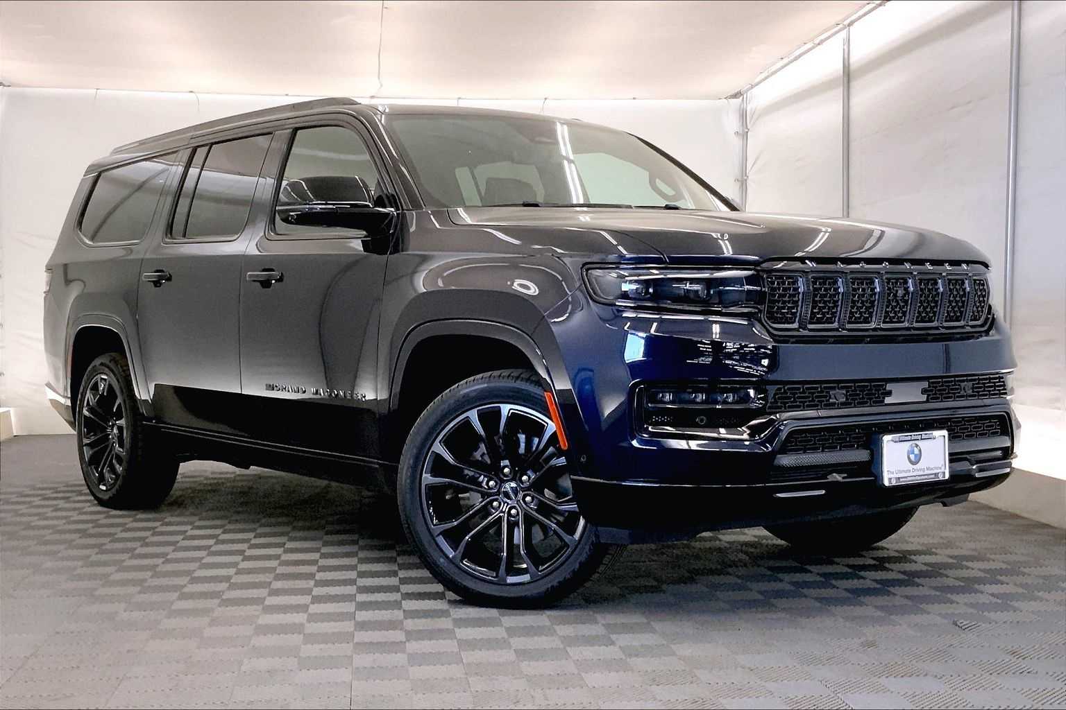 Thumbnail: 2024 Jeep Grand Wagoneer L - 21