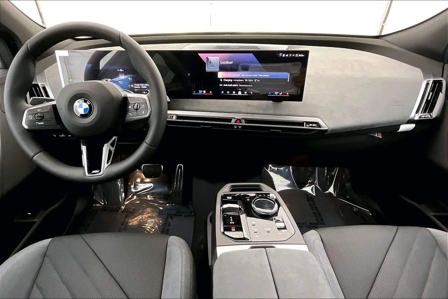 Thumbnail: 2026 BMW iX - 10