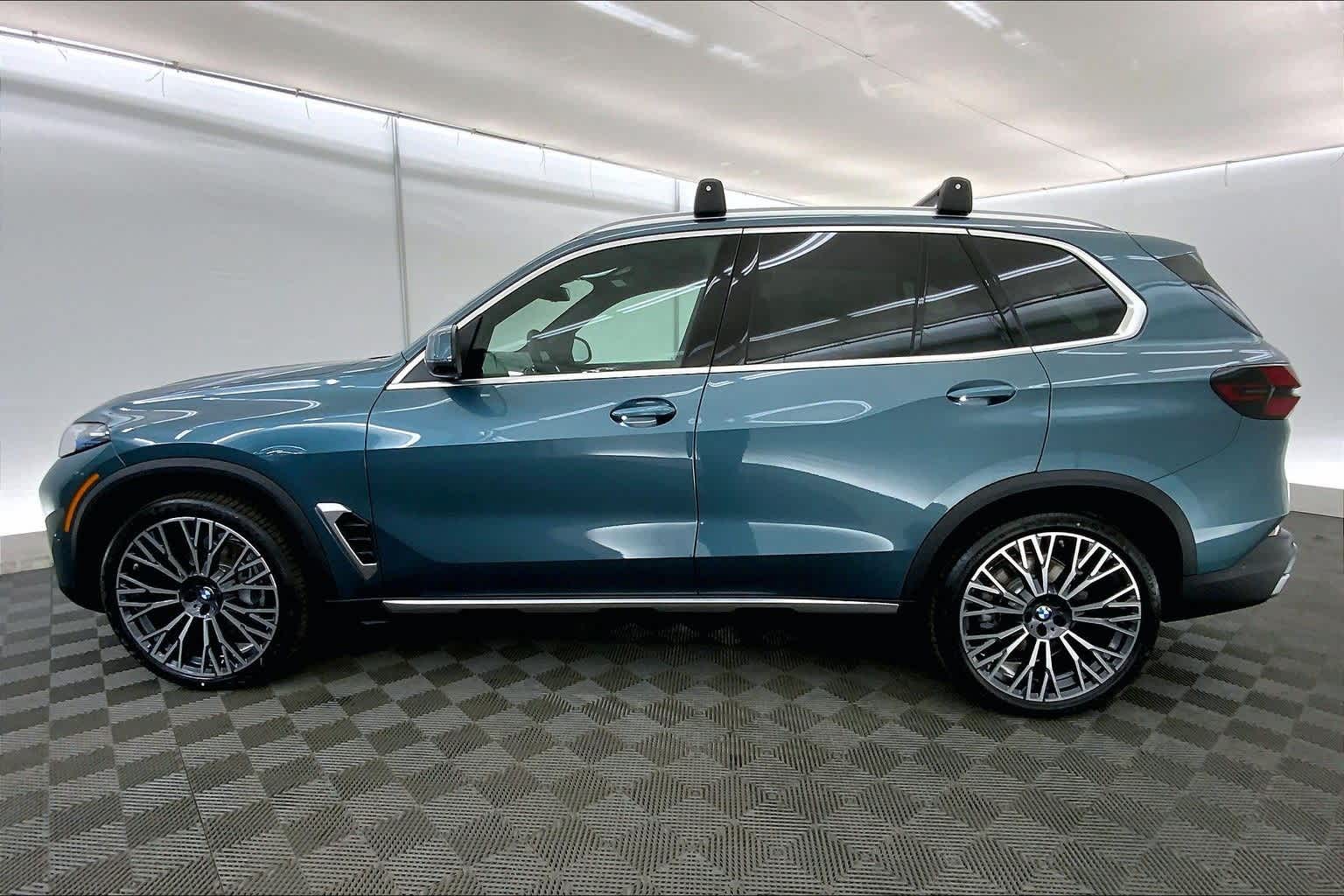 Thumbnail: 2026 BMW X5 - 3