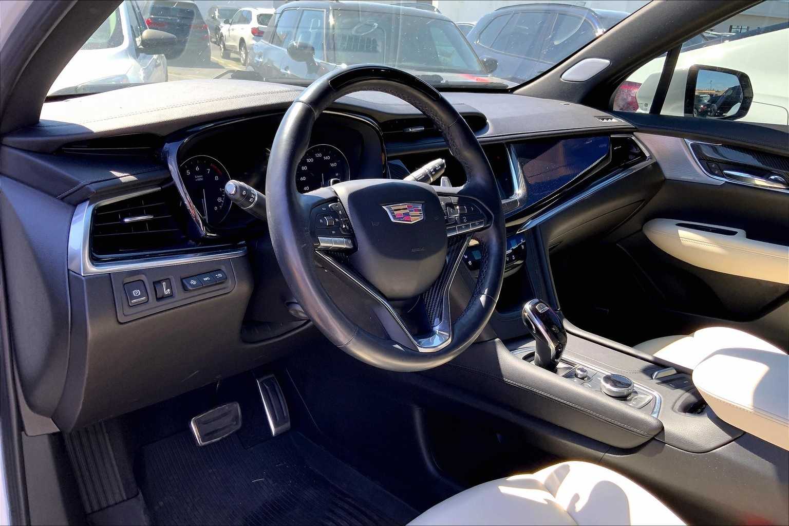 Thumbnail: 2023 Cadillac XT6 - 2