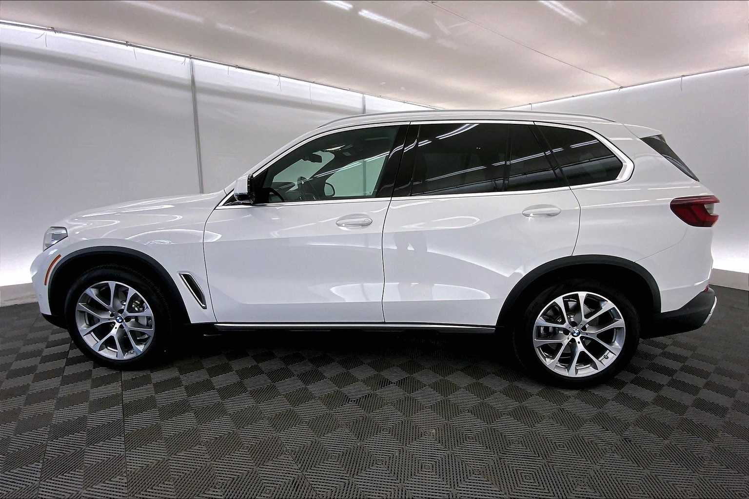 Thumbnail: 2022 BMW X5 - 3