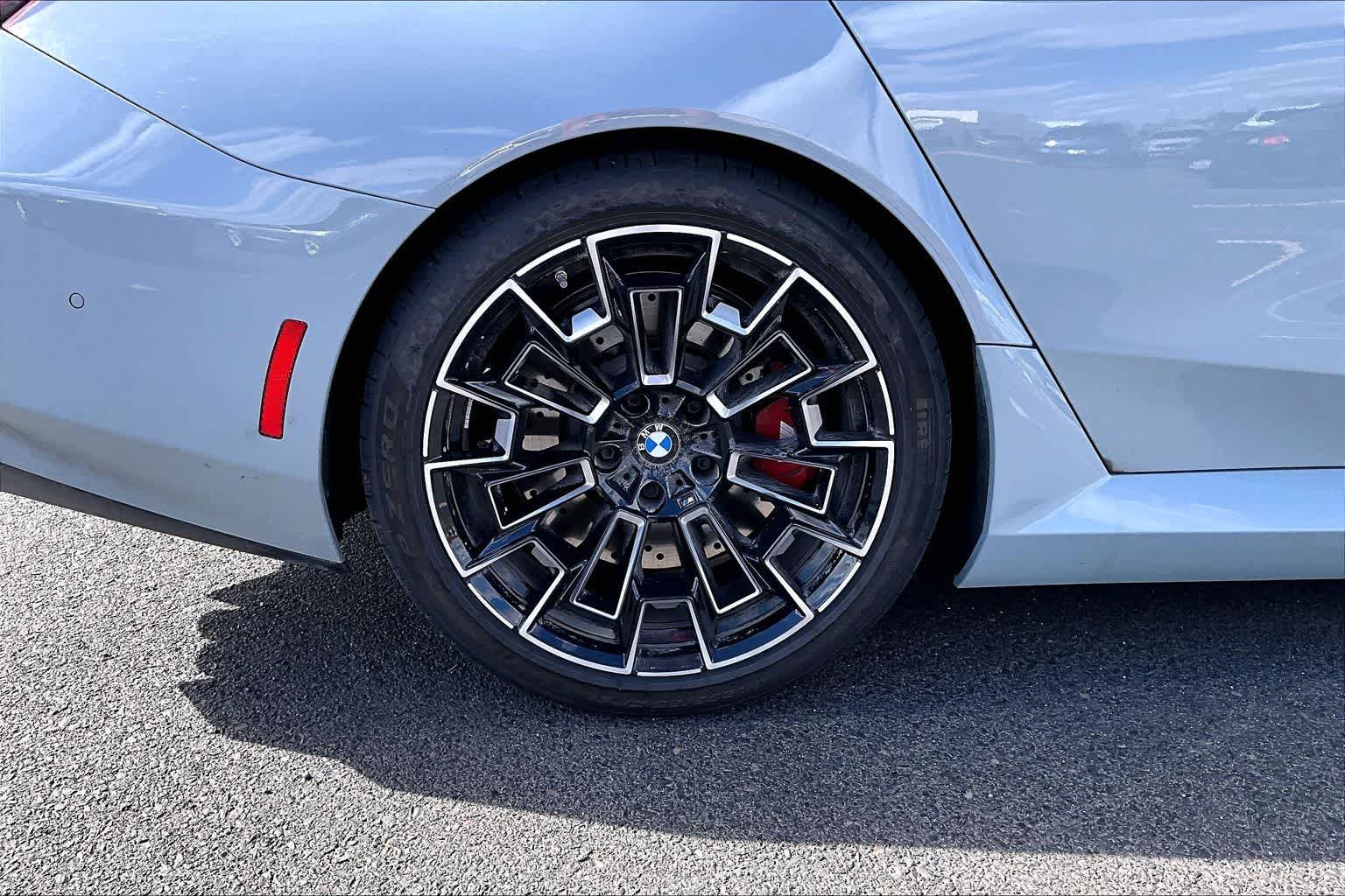 Thumbnail: 2026 BMW M5 - 20