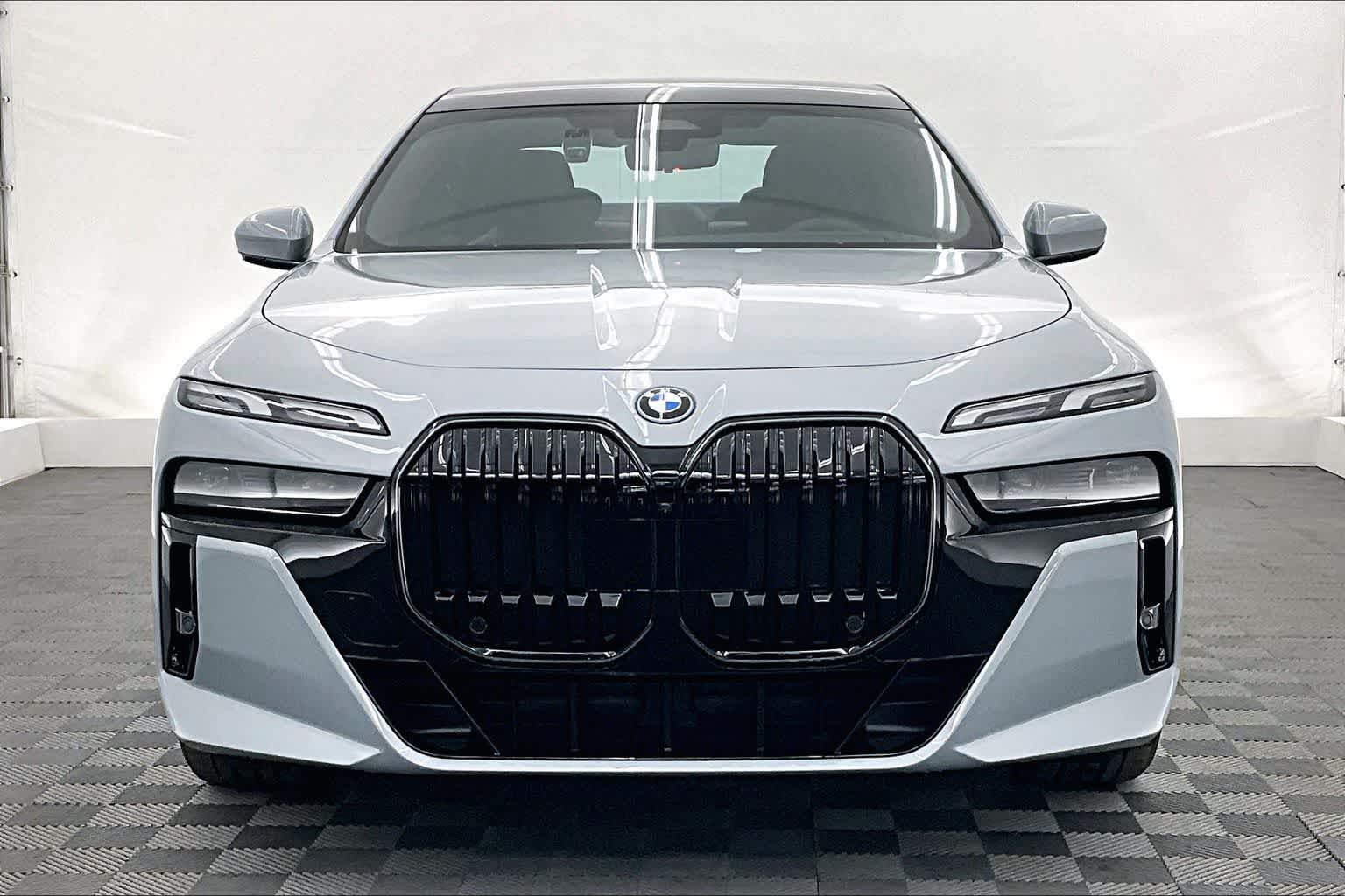 Thumbnail: 2026 BMW 7 Series - 6