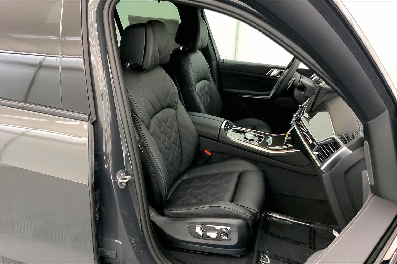 Thumbnail: 2026 BMW X5 - 14