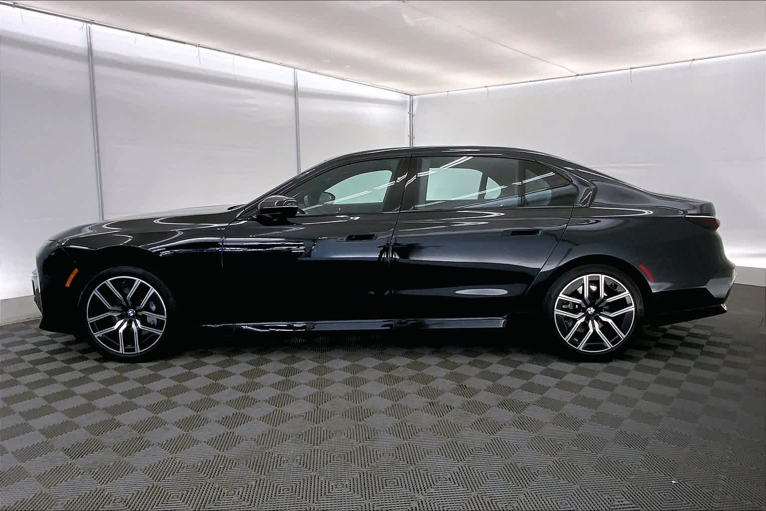 Thumbnail: 2024 BMW 7 Series - 3