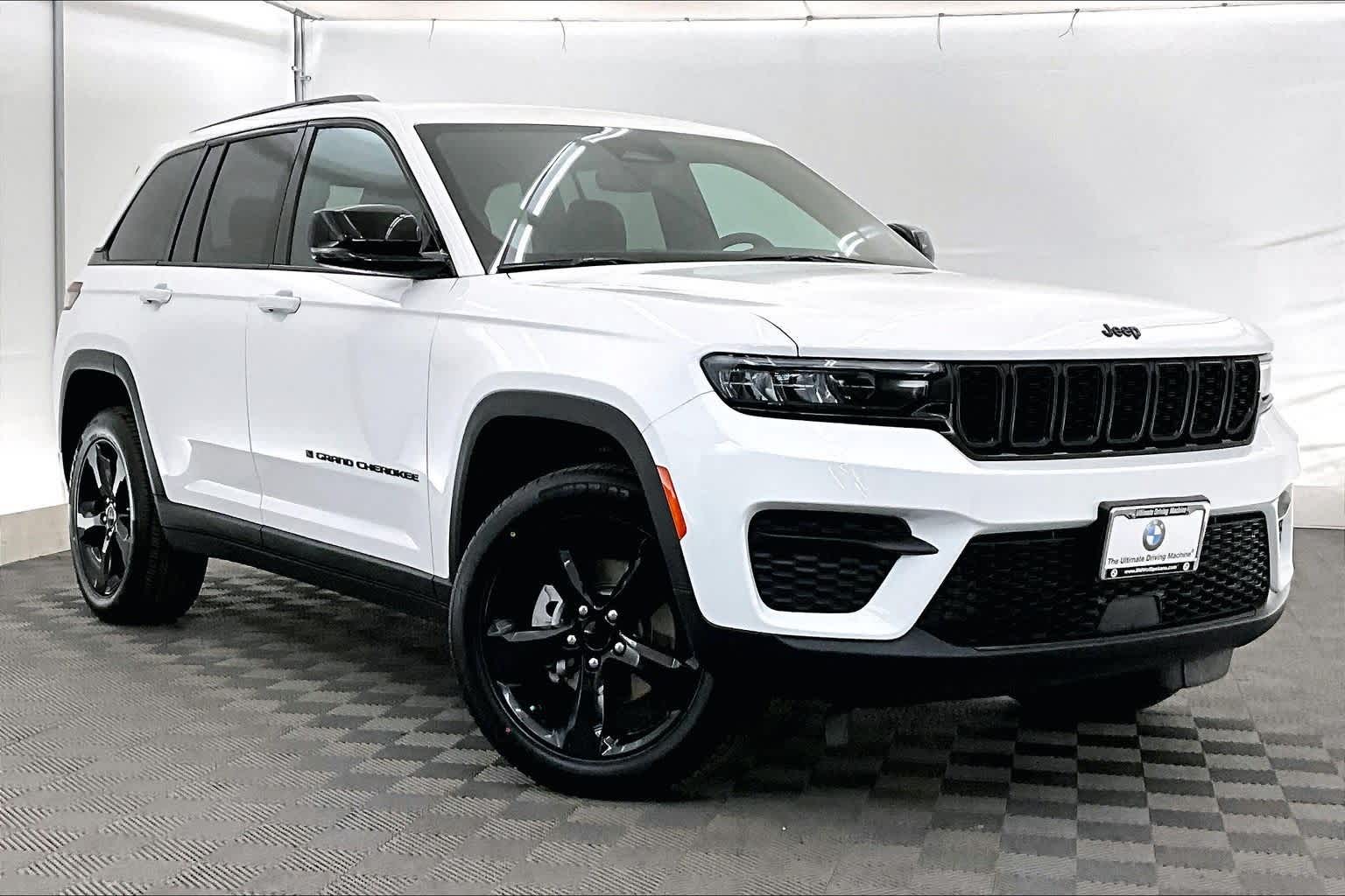 Thumbnail: 2023 Jeep Grand Cherokee - 21
