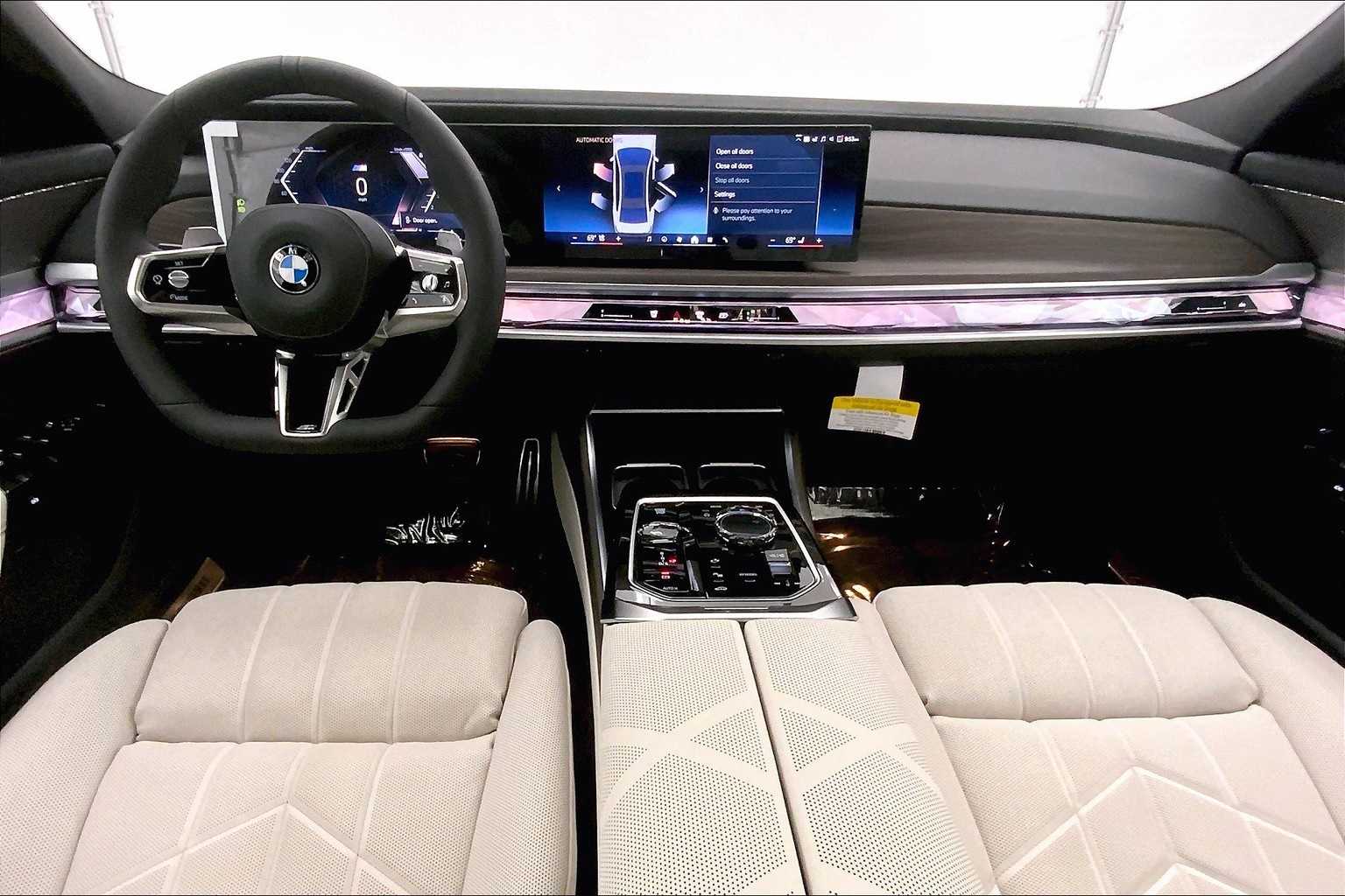 Thumbnail: 2025 BMW 7 Series - 10